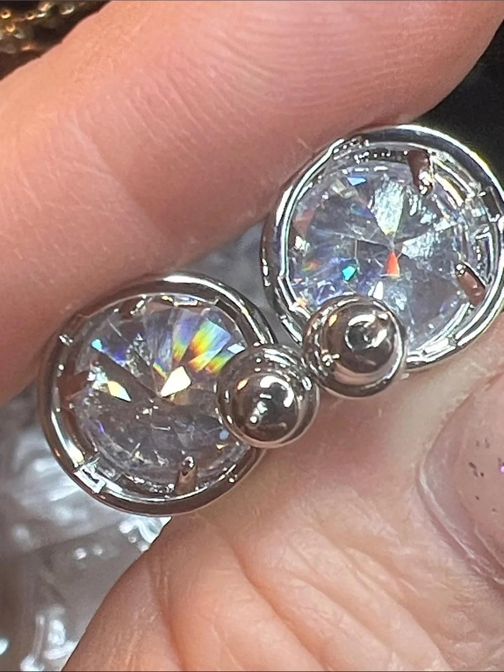 Heart Motif Crystal Round Stud Earrings - Silver & White